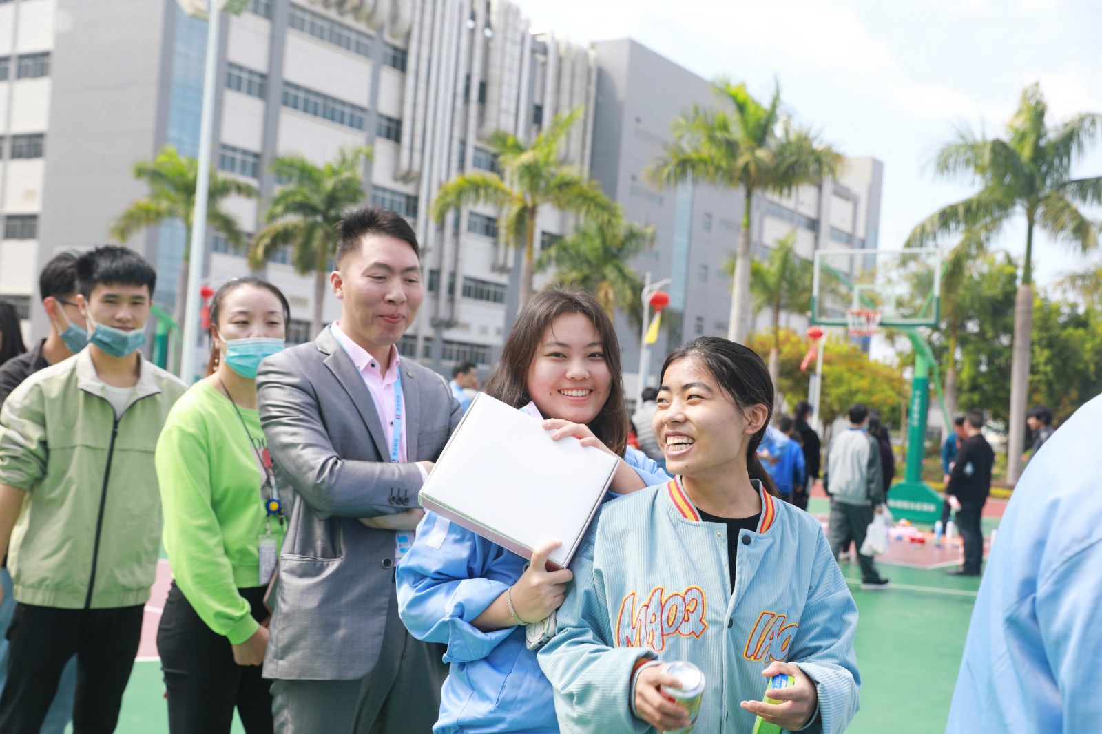 就地过年，年味不减—我在世俱杯挺好的